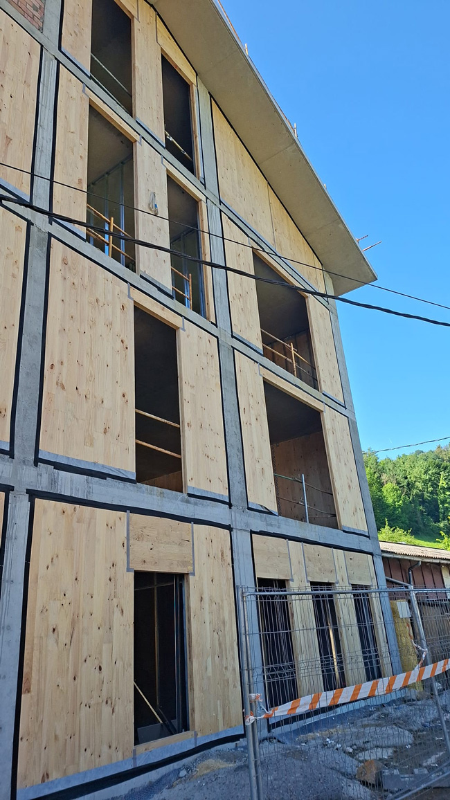 proceso de construcción de edificio en asteasu, gipuzkoa: vista del interior del edificio