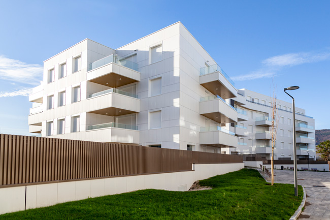 construcción de edificio en irun, gipuzkoa, fachada lateral