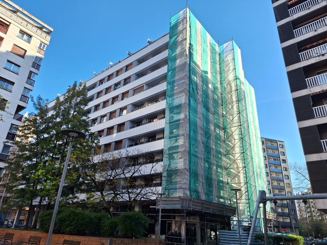 trasera de la fachada durante la rehabilitación