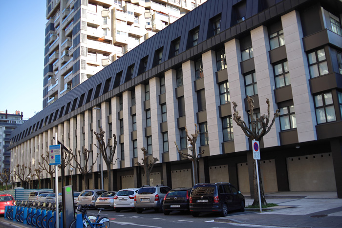 rehabilitación de fachada y cubierta en gipuzkoa, fachada lateral