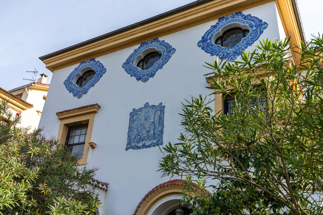 rehabilitación de edificio en gipuzkoa, fachada restaurada