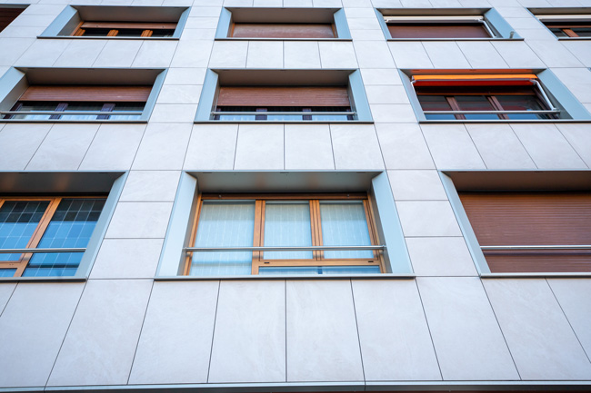 rehabilitación de fachada en gipuzkoa, acabados de la fachada ventilada