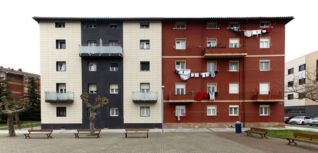 rehabilitación de fachada en Martutene (Gipuzkoa) vista completa del edificio de viviendas