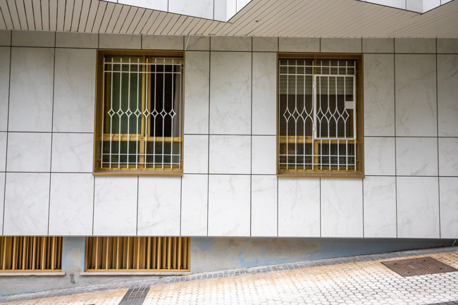 rehabilitación de fachada en donostia, detalle de la fachada ventilada